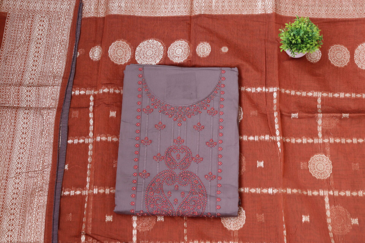 Elantra Satin Embroidered Cotton Set