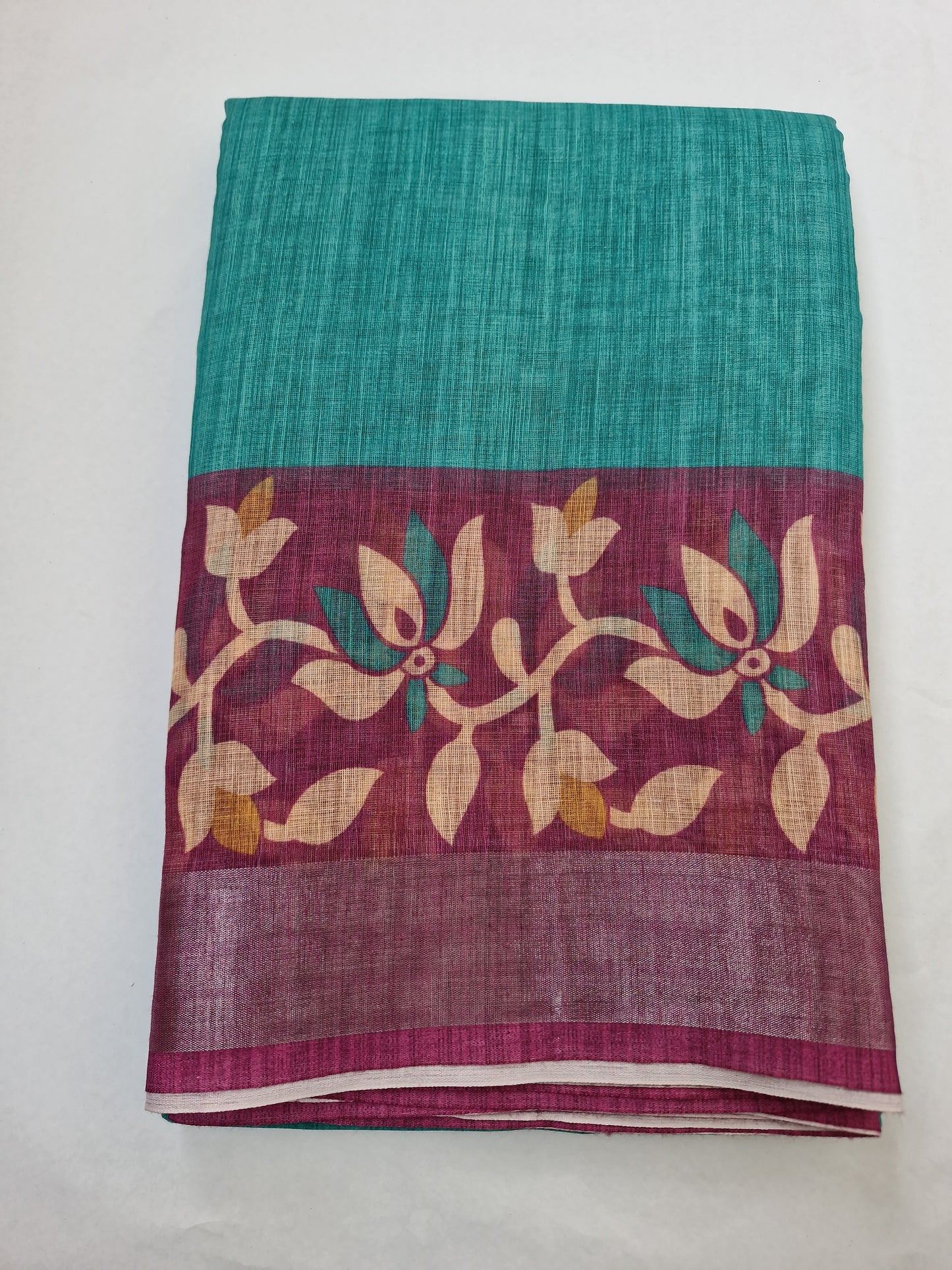 Vritika - Premium Linen Saree