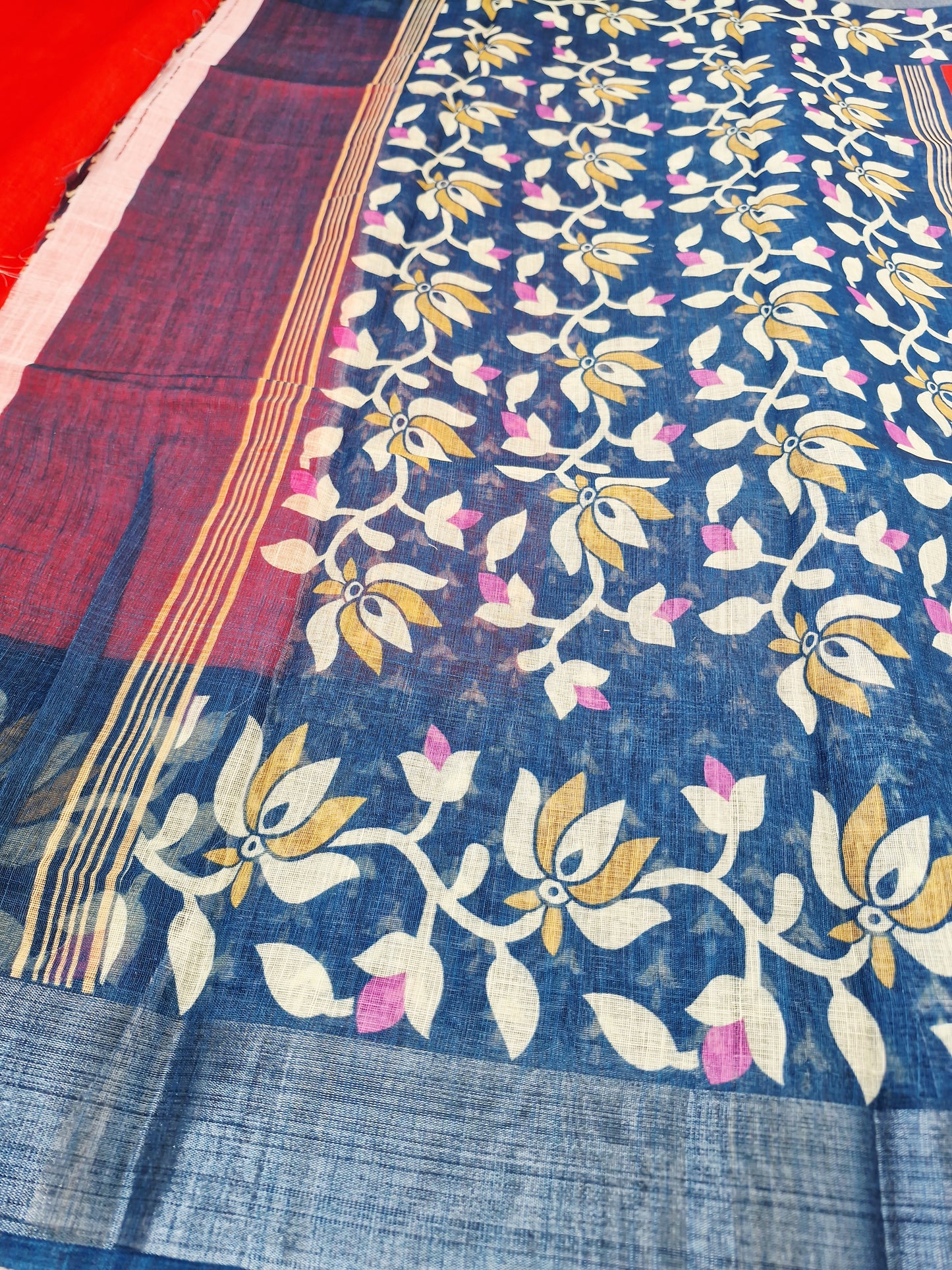 Vritika - Premium Linen Saree