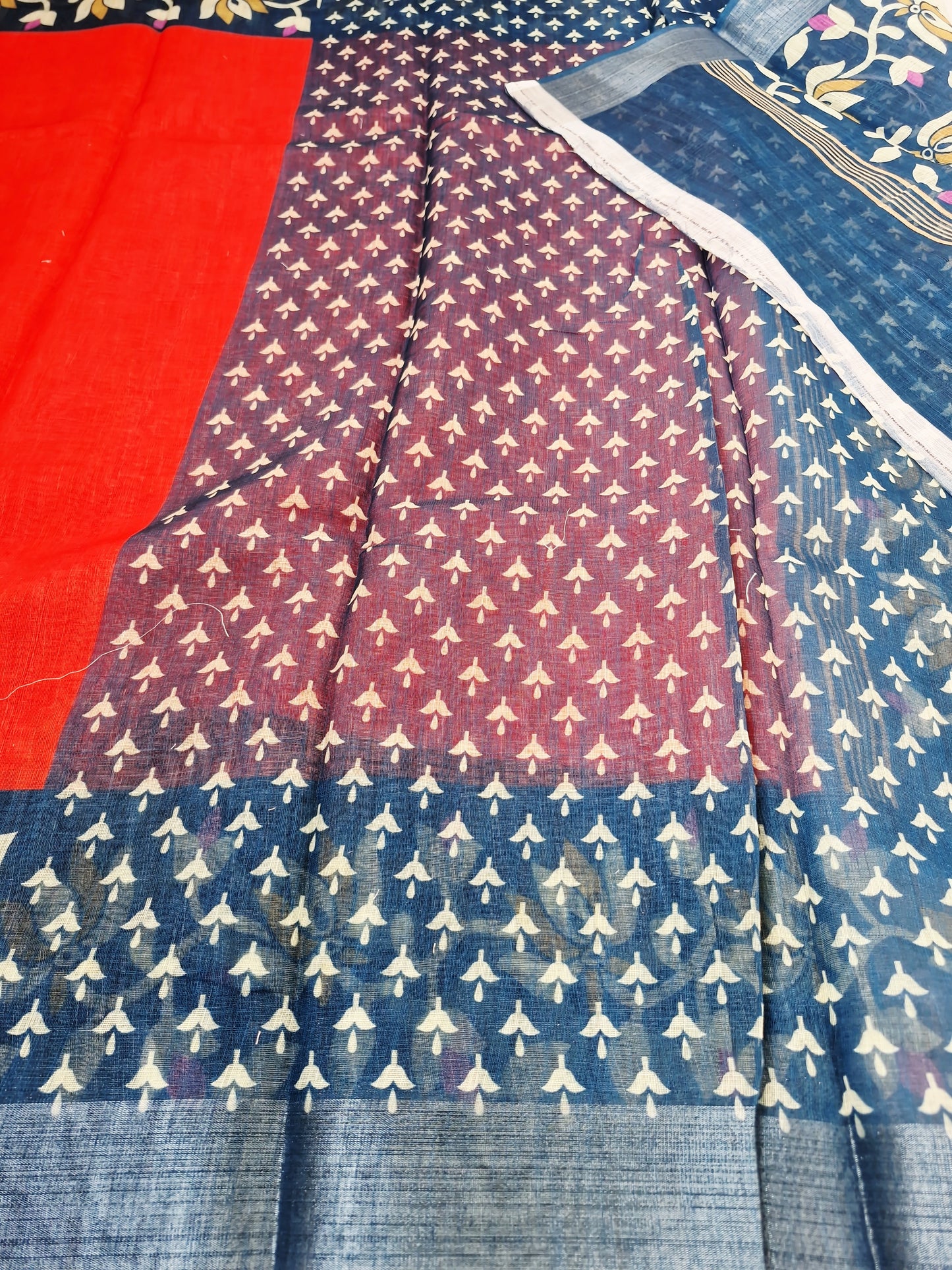Vritika - Premium Linen Saree
