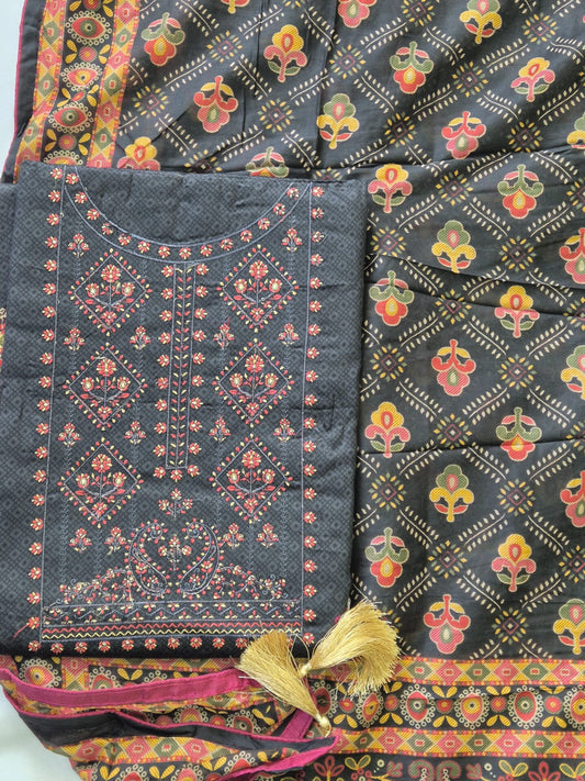 Muskani Jaam Cotton Embroidered Set
