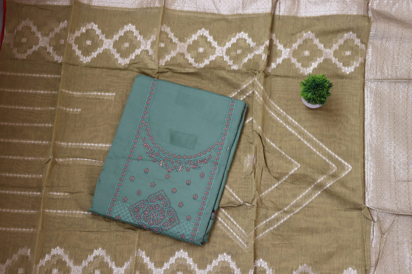 Elantra Satin Embroidered Cotton Set